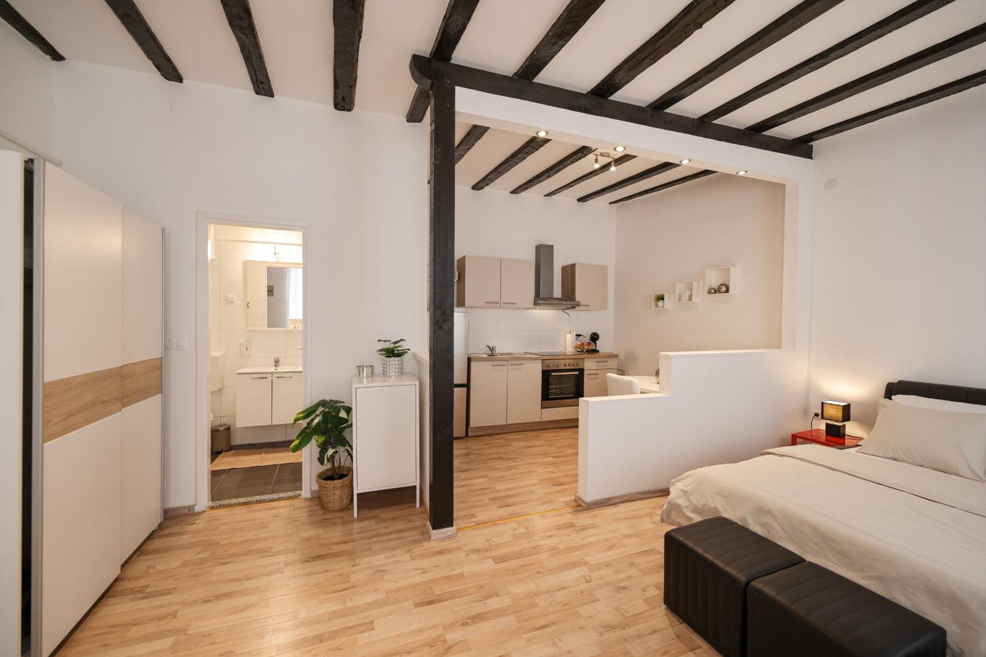 Kalelarga Apartment