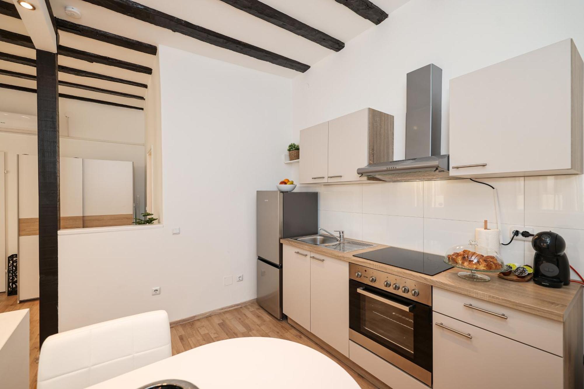 Kalelarga Apartment *